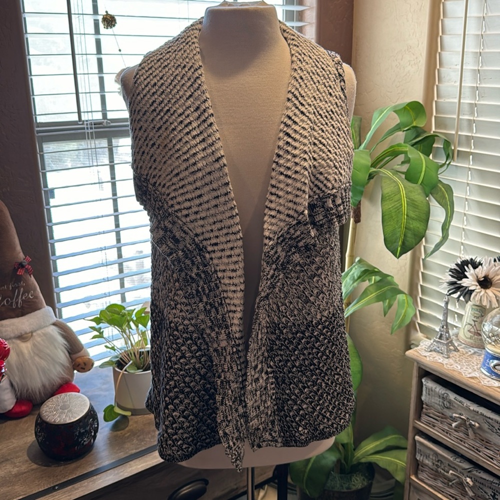 Chico’s knitted vest - Picture 1 of 4